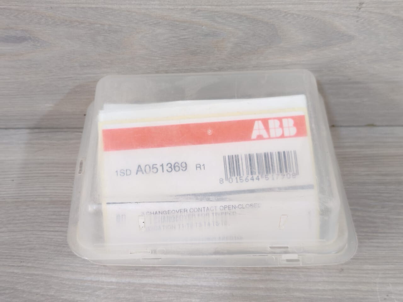 ABB A051369 ABB A051369 / 1SD A051369 R1 Auxilliary Contacts -, Only Transparent Case 3
