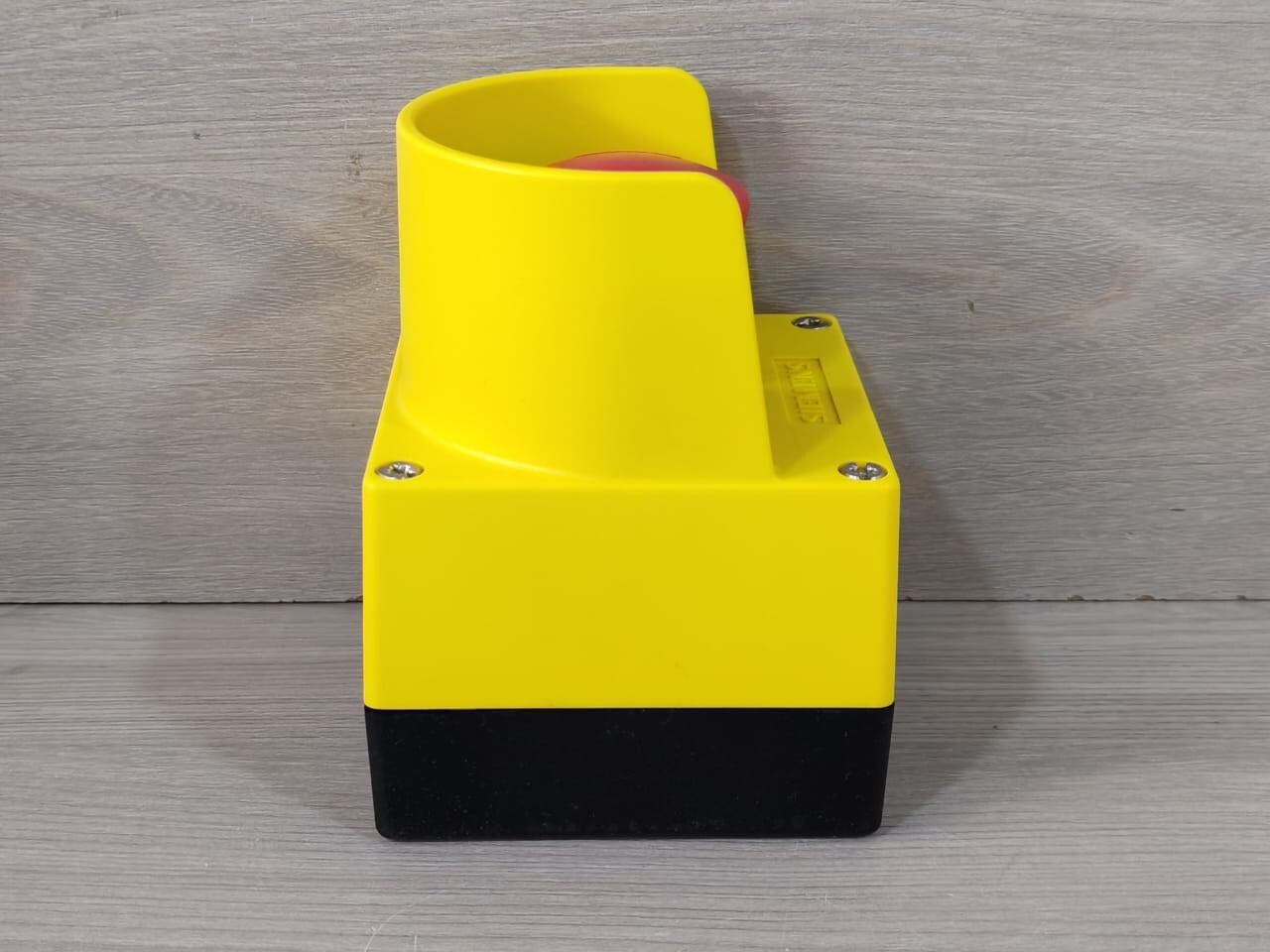 Siemens 3SU1801-0NA00-2AC2 SIEMENS 3SU1801-0NA00-2AC2 Emergency Stop Button - Yellow 4