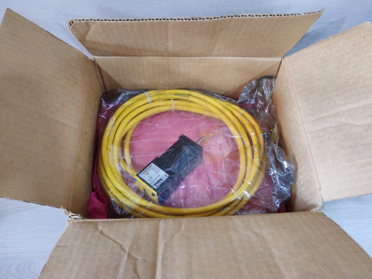 Parker SM161AH-N10N Parker SM161AH-N10N Servo Motor with Cable 8