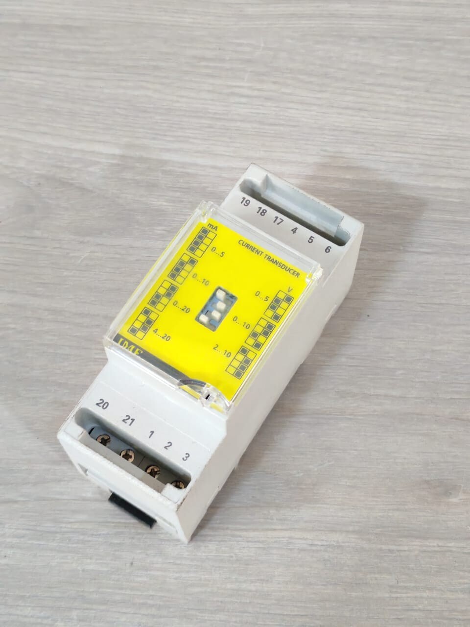 IME TM3I210 IME TM3I210 AUX CURRENT TRANSDUCER 115V 47-63Hz 4