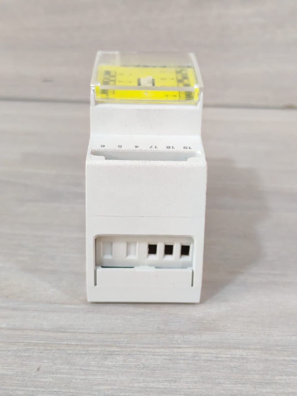 IME TM3I210 IME TM3I210 AUX CURRENT TRANSDUCER 115V 47-63Hz 8