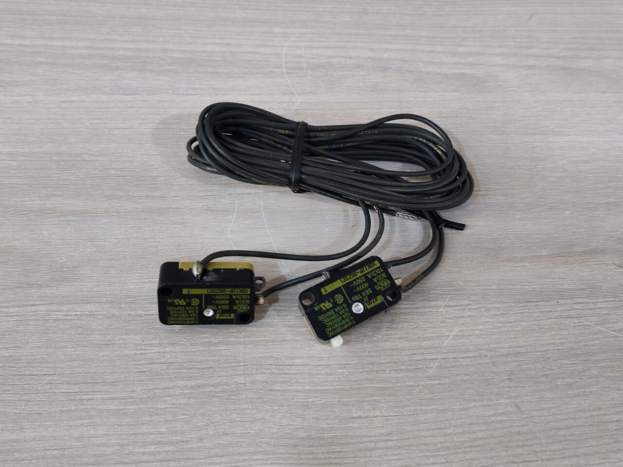 ABB 1SD A051374 R1 ABB 1SD A051374 R1 Auxilliary Contact -, Only Transparent Case 4