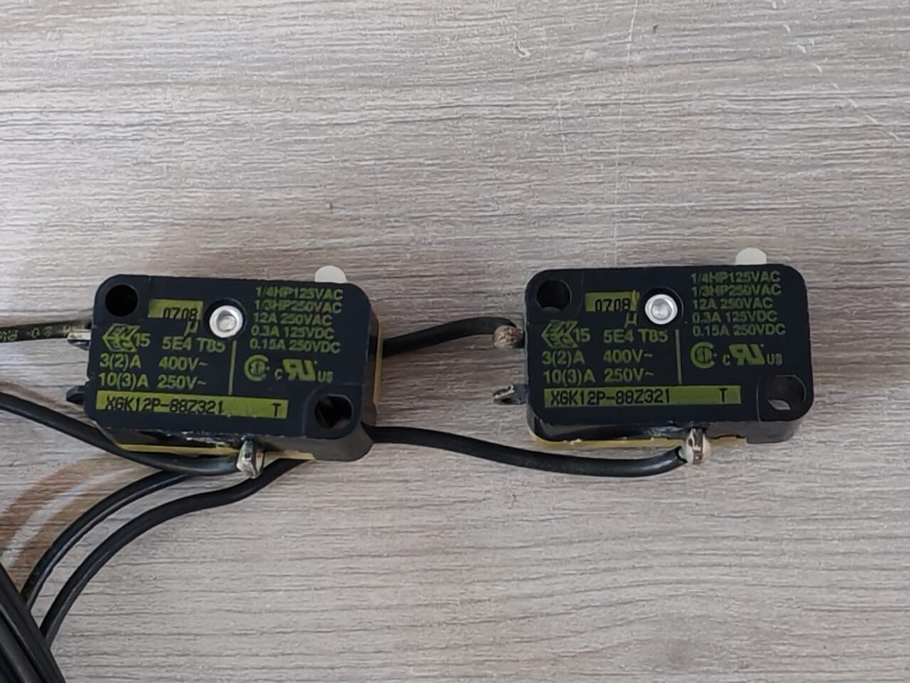 ABB 1SD A051374 R1 ABB 1SD A051374 R1 Auxilliary Contact -, Only Transparent Case 5