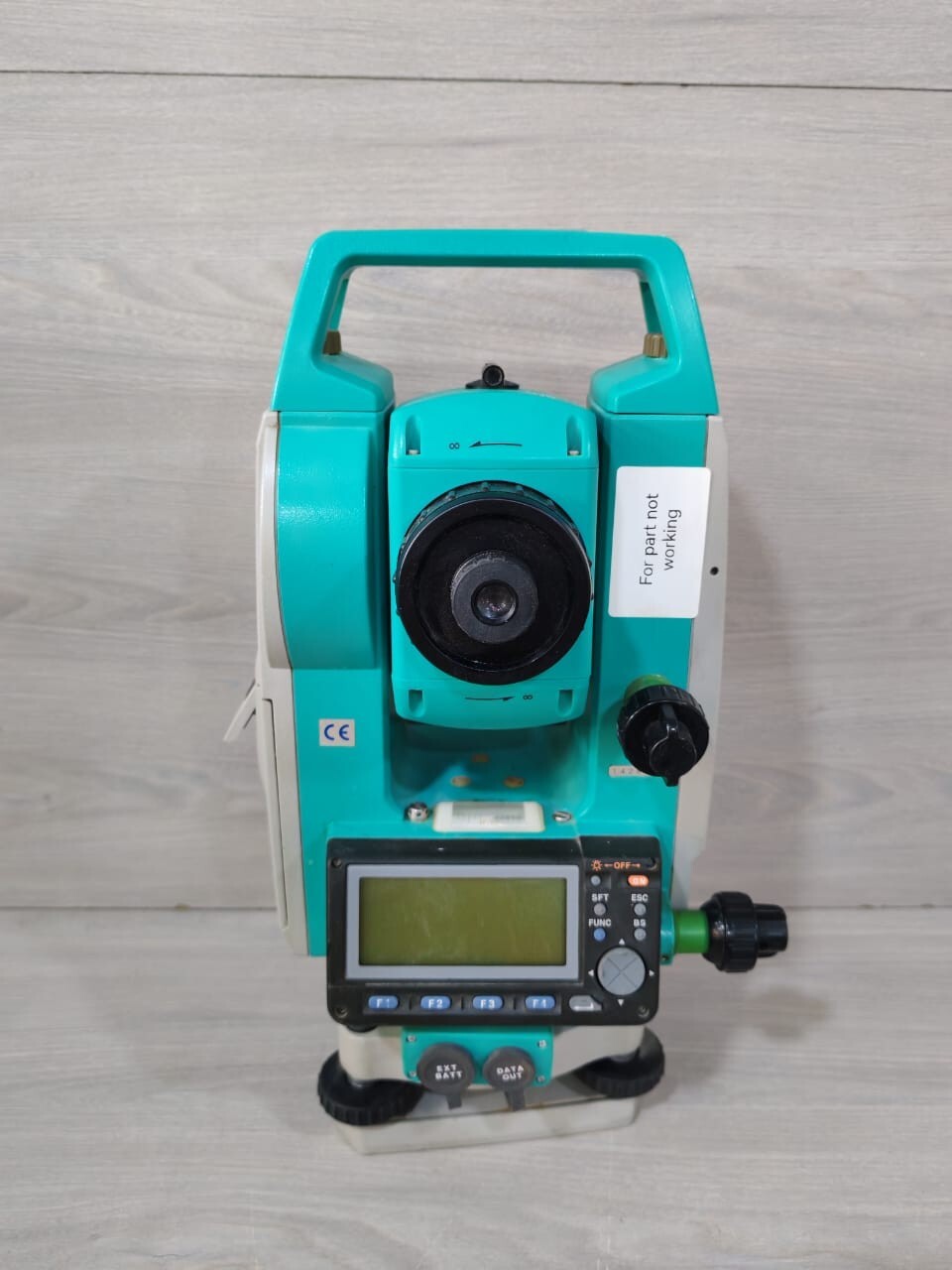 SOKKIA D21866 Sokkia Set 510 D21866 Surveying Total Station - or 2