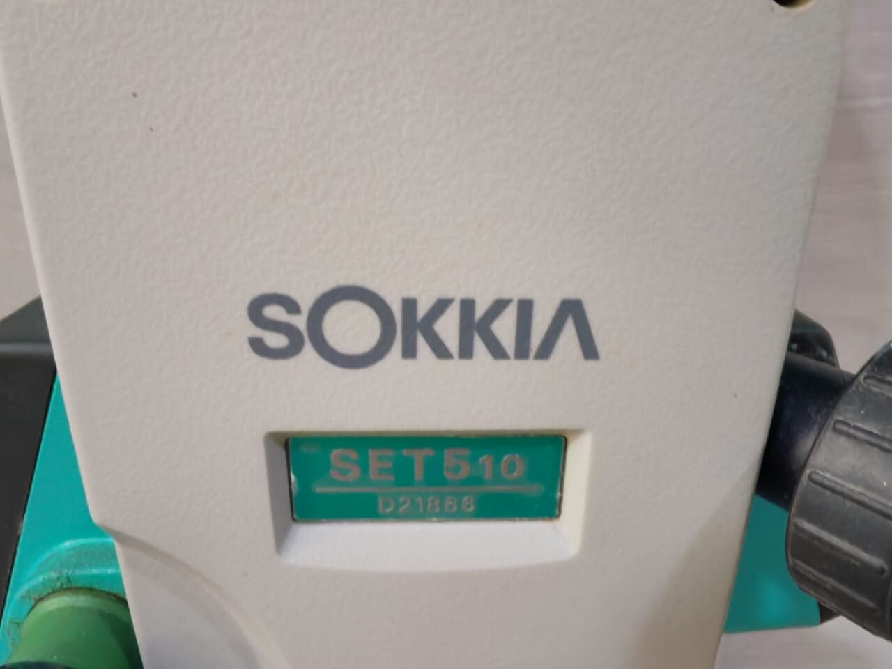 SOKKIA D21866 Sokkia Set 510 D21866 Surveying Total Station - or 5