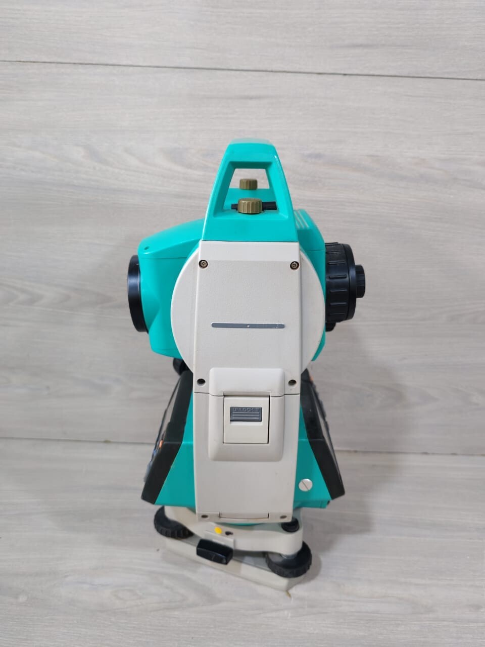 SOKKIA D21866 Sokkia Set 510 D21866 Surveying Total Station - or 6