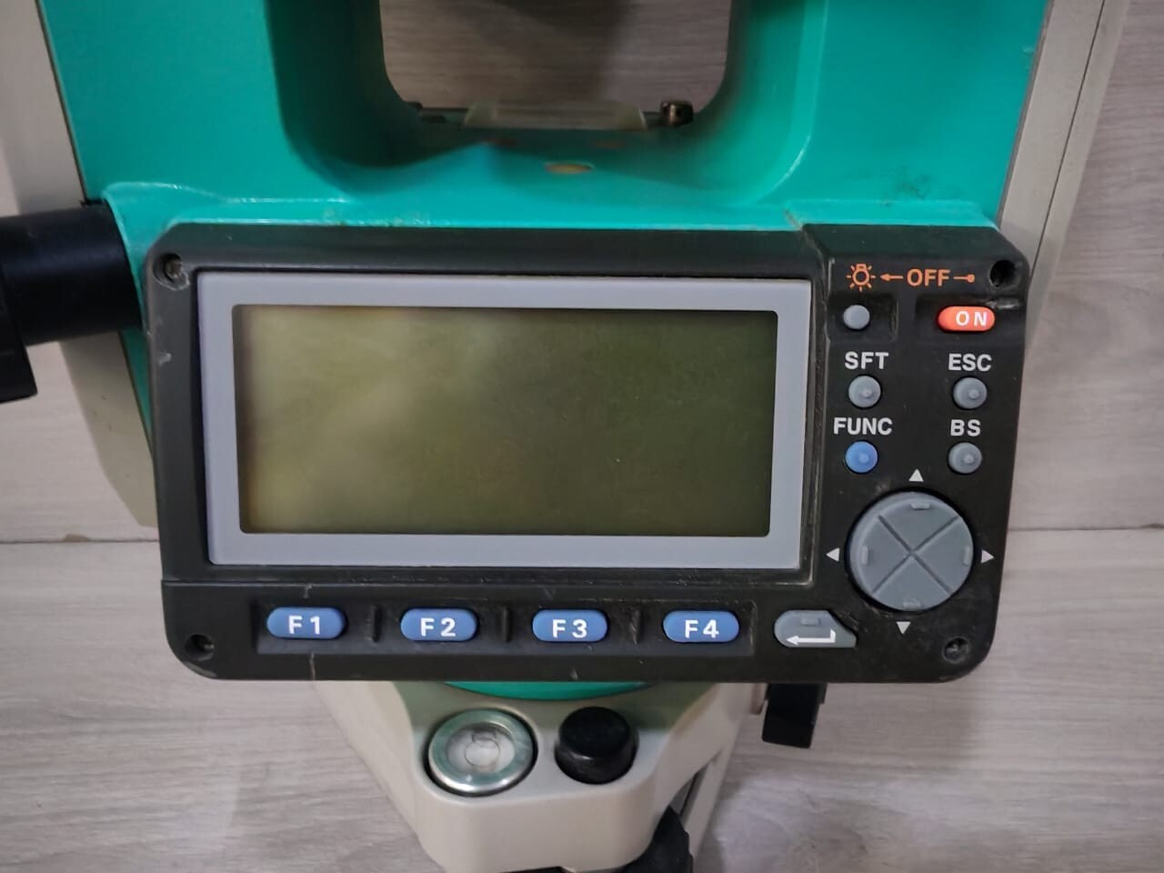 SOKKIA D21866 Sokkia Set 510 D21866 Surveying Total Station - or 7