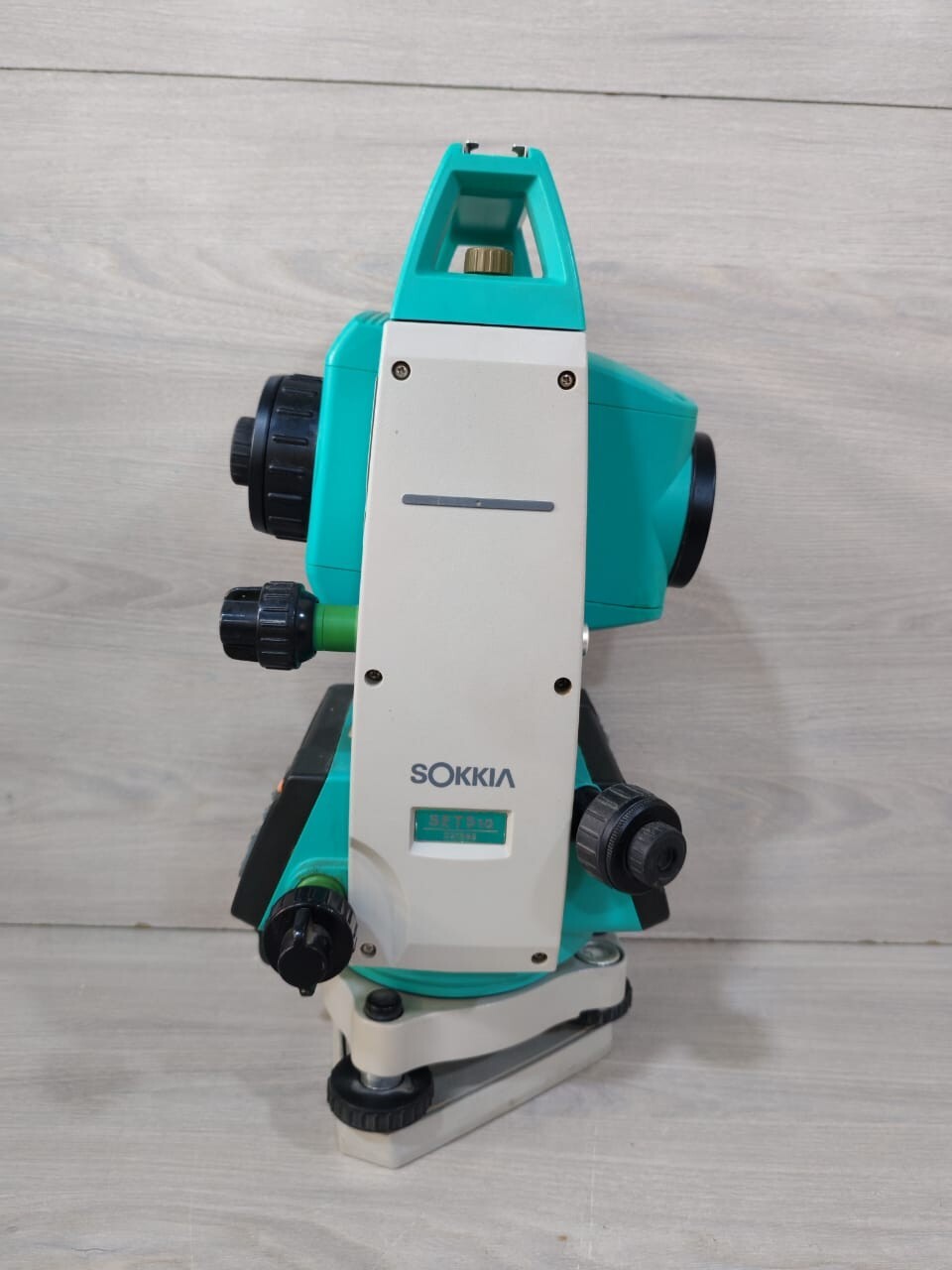 SOKKIA D21866 Sokkia Set 510 D21866 Surveying Total Station - or 9