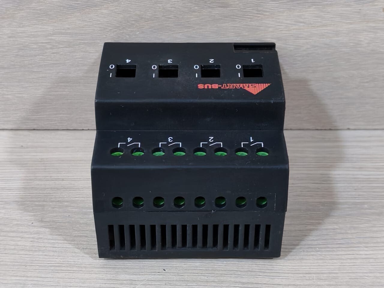 HDL SB-DN-R0420 HDL Smart Bus SB-DN-R0420 Relay Module 4