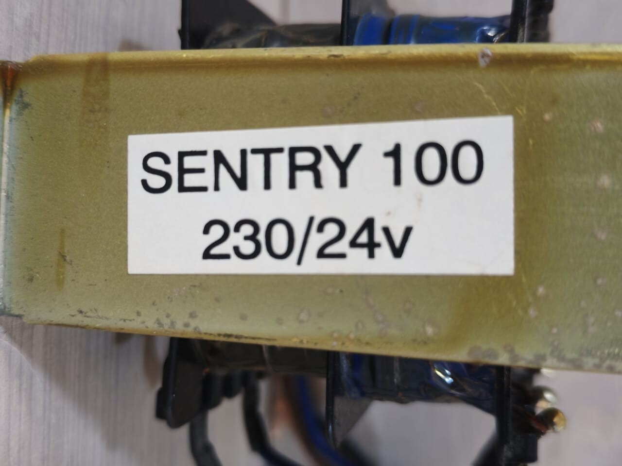 COMPUTRONIC CONTROLS SENTRY 100 COMPUTRONIC CONTROLS SENTRY 100 230/24V BATTERY CHARGER 3