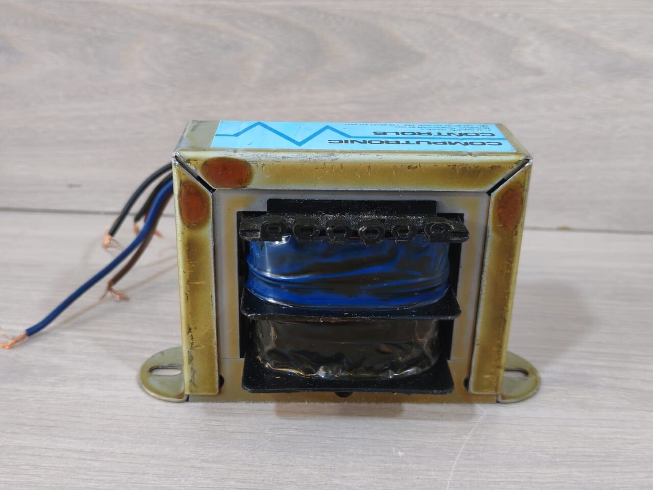 COMPUTRONIC CONTROLS SENTRY 100 COMPUTRONIC CONTROLS SENTRY 100 230/24V BATTERY CHARGER 6
