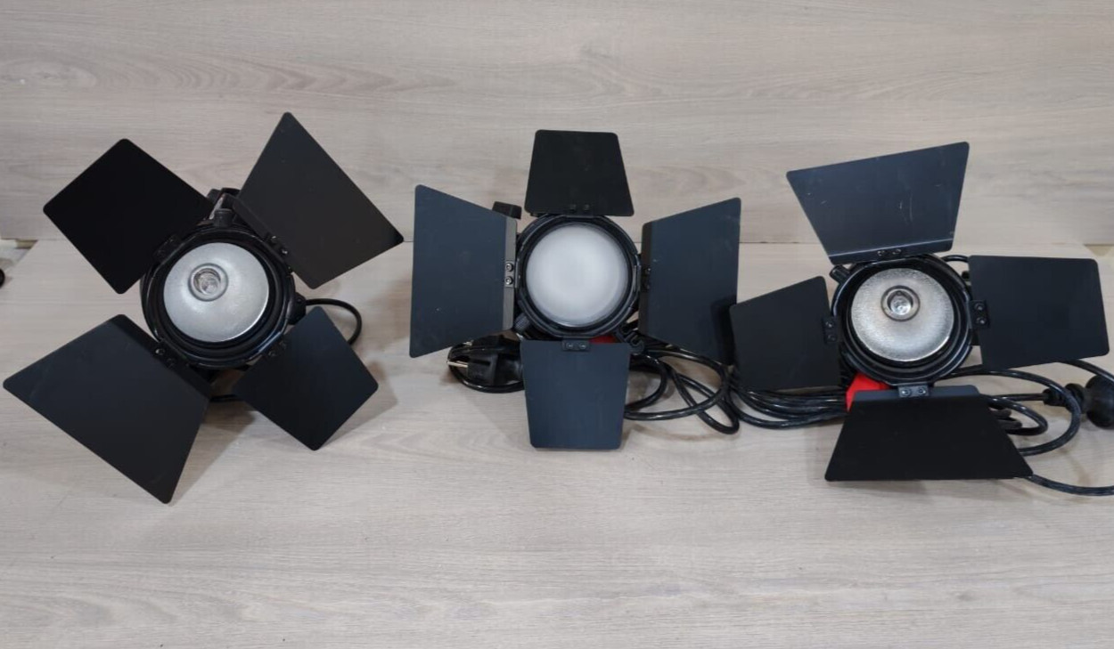 Sachtler Reporter 300H Sachtler Reporter Light Kit: 3x300H (300W) Lights w/Stand & Photography Umbrella 3
