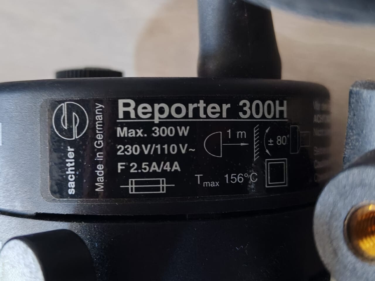 Sachtler Reporter 300H Sachtler Reporter Light Kit: 3x300H (300W) Lights w/Stand & Photography Umbrella 5