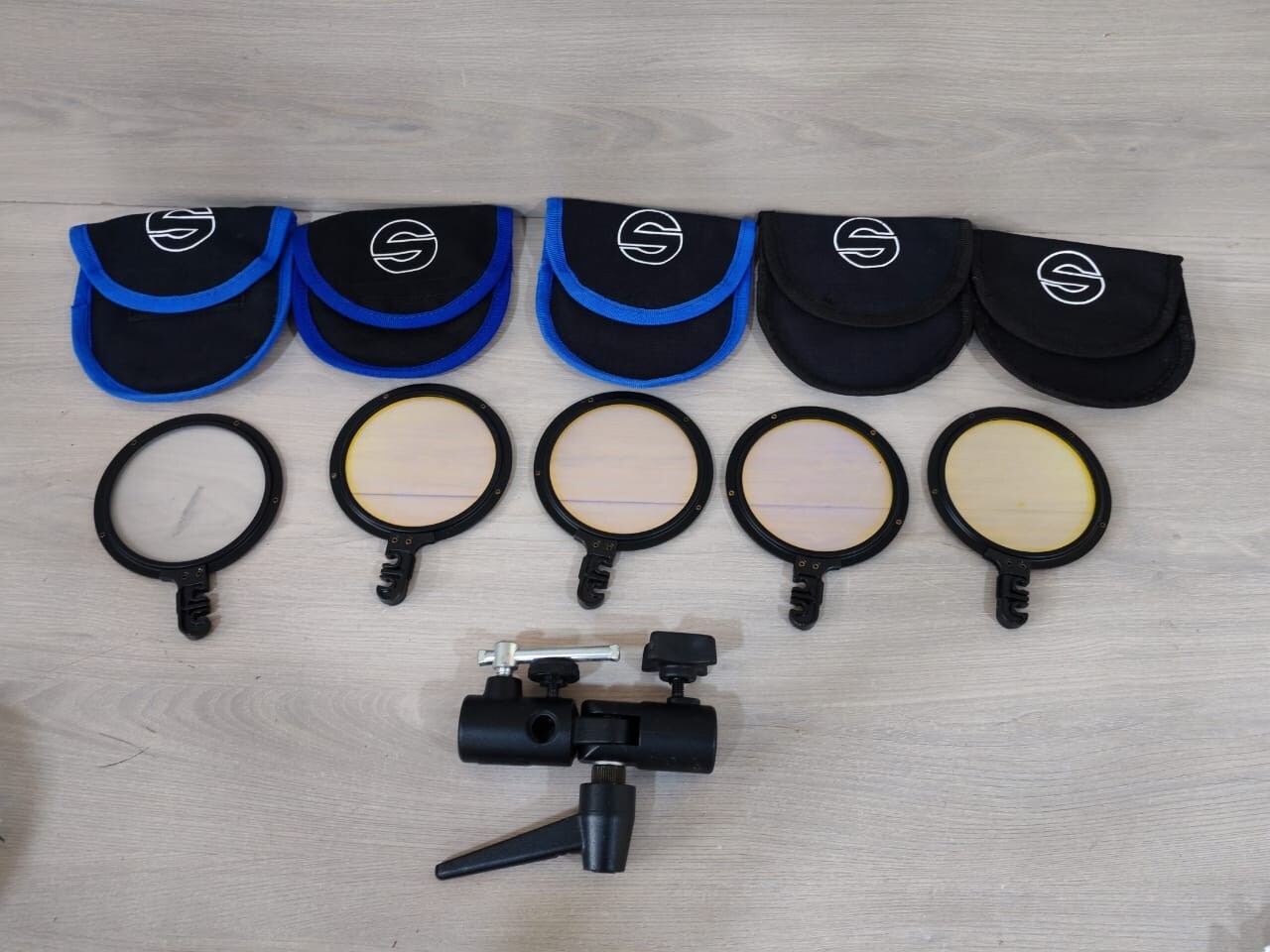 Sachtler Reporter 300H Sachtler Reporter Light Kit: 3x300H (300W) Lights w/Stand & Photography Umbrella 8