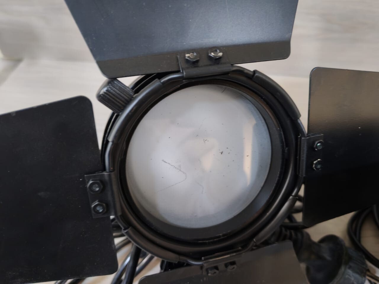 Sachtler Reporter 300H Sachtler Reporter Light Kit: 3x300H (300W) Lights w/Stand & Photography Umbrella 3