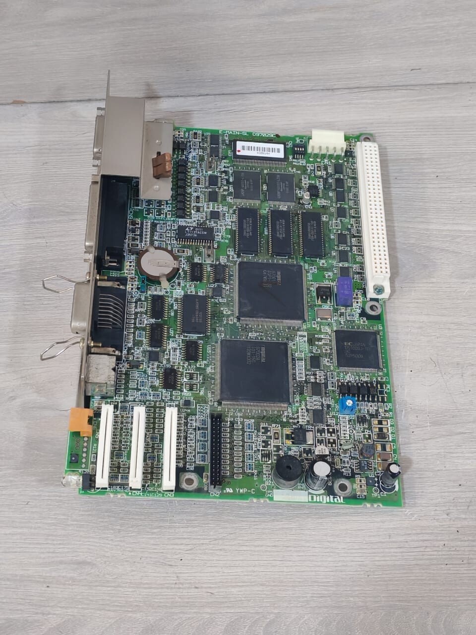 DIGITAL E-MAIN-SL- D97029C DIGITAL E-MAIN-SL- D97029C MOTHER BOARD AC100V FROM PRO-FACE GP577R-SC11 5
