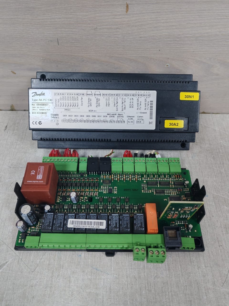 Danfoss 084B8007 DANFOSS AK-PC 530 CAPACITY CONTROLLER 084B8007 SW 1.36/ PV11 2