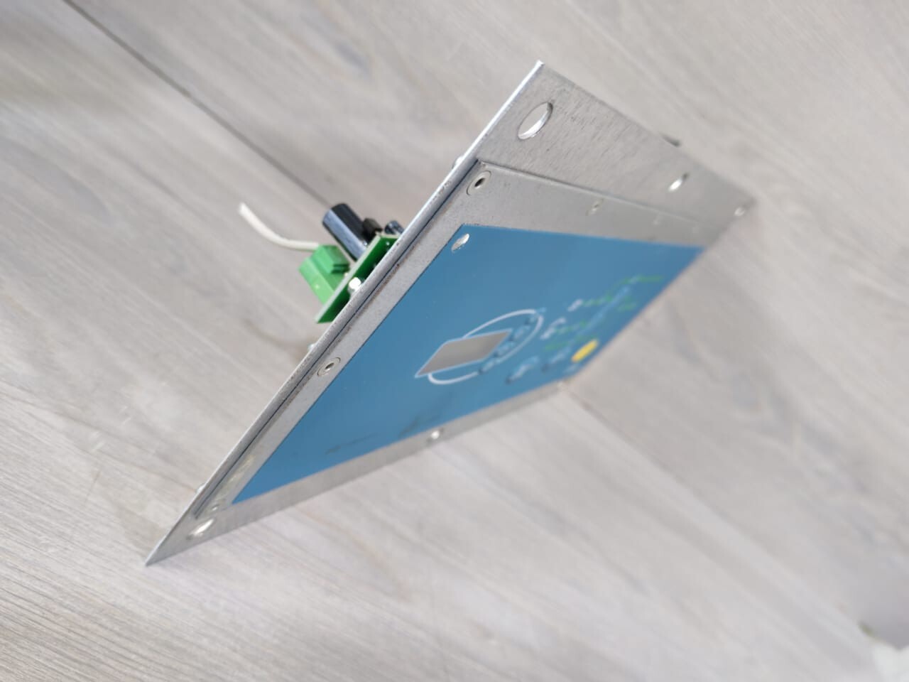 UNKNOWN DISPLAY Panel Monitoring Display Cover Only ( Cross) 3