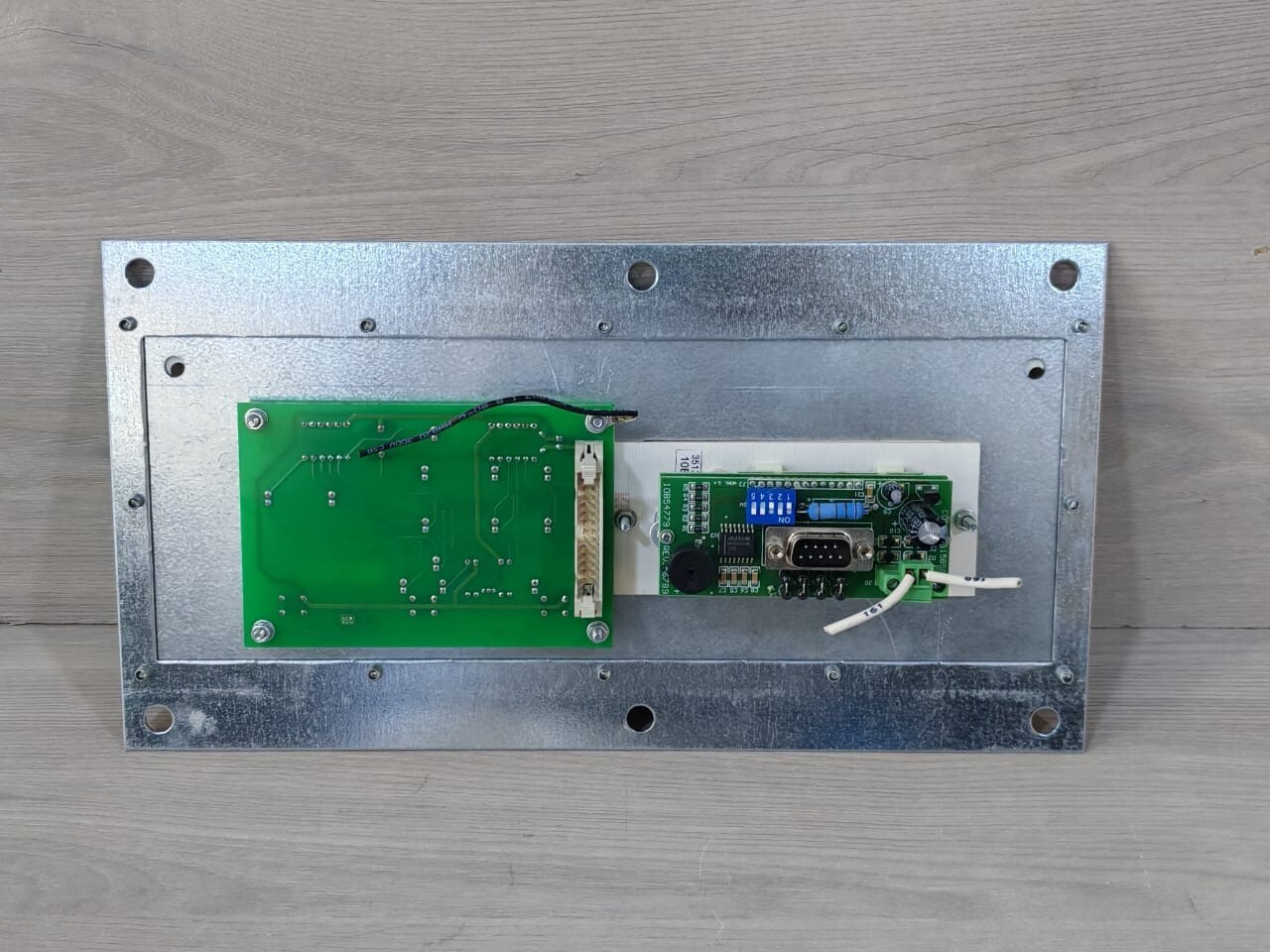 UNKNOWN DISPLAY Panel Monitoring Display Cover Only ( Cross) 4
