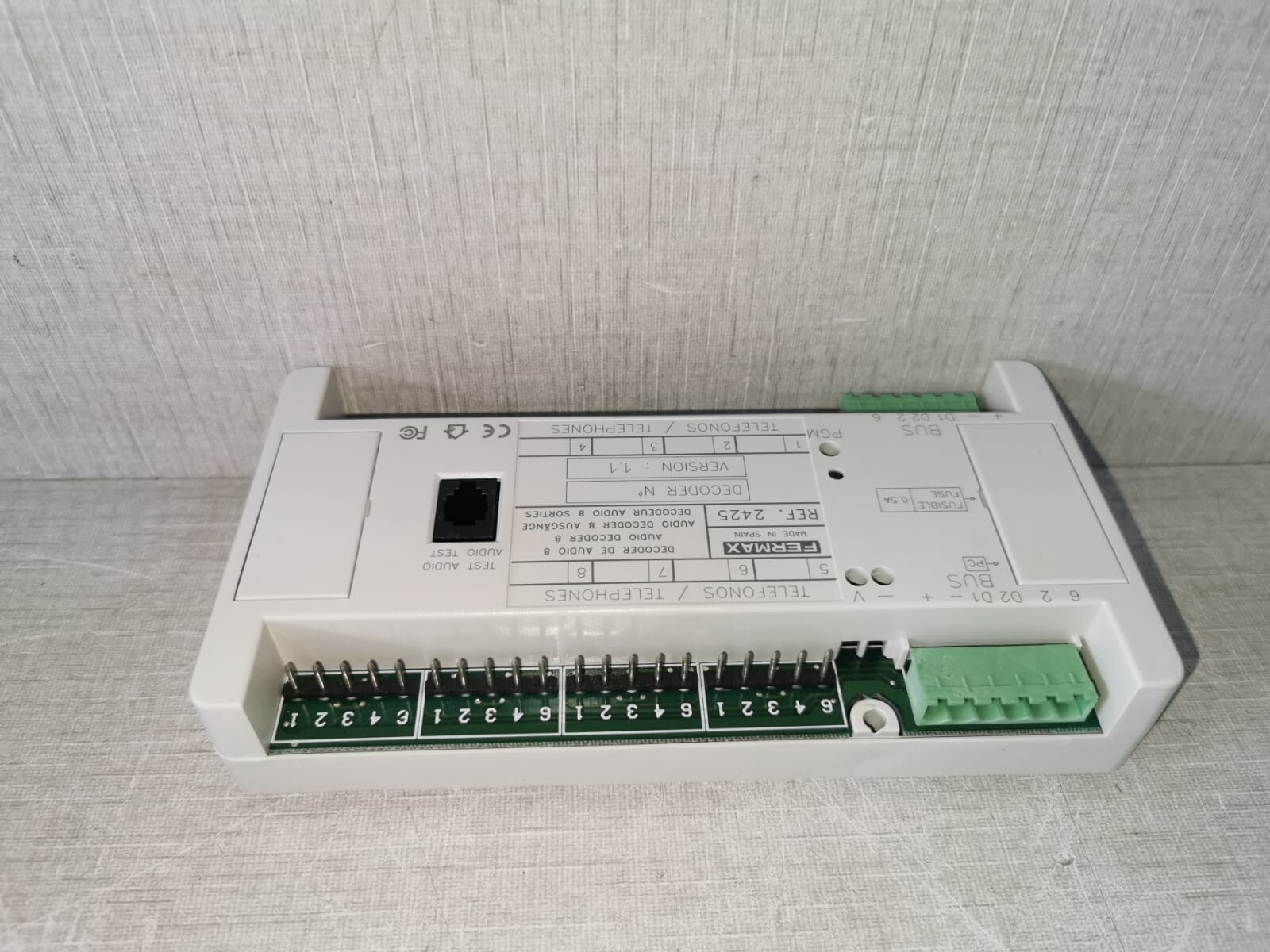 Fermax 8-WAY 2425 FERMAX 8-Way MDS AUDIO DECODER / DECODER Version: 101 8