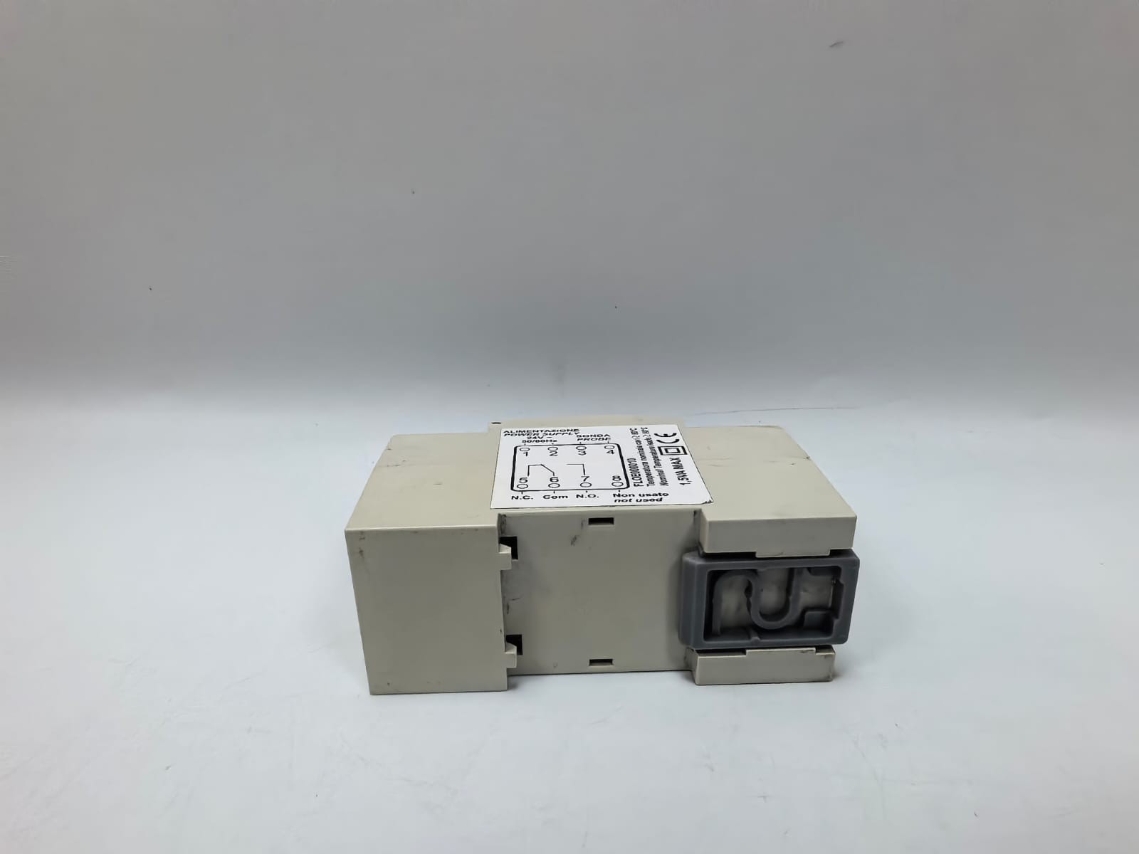 Carel FLOE000010 CAREL FLOE000010 FLOODING SENSOR DETECTOR REV: 0.0 24V 50/60Hz 7