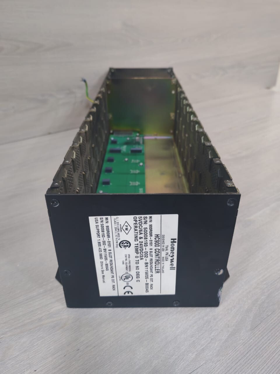 Honeywell 900R08R-0101 Honeywell HC900 Controller 900R08R-0101 8-Slot Redundant PS Ext. Rack 3