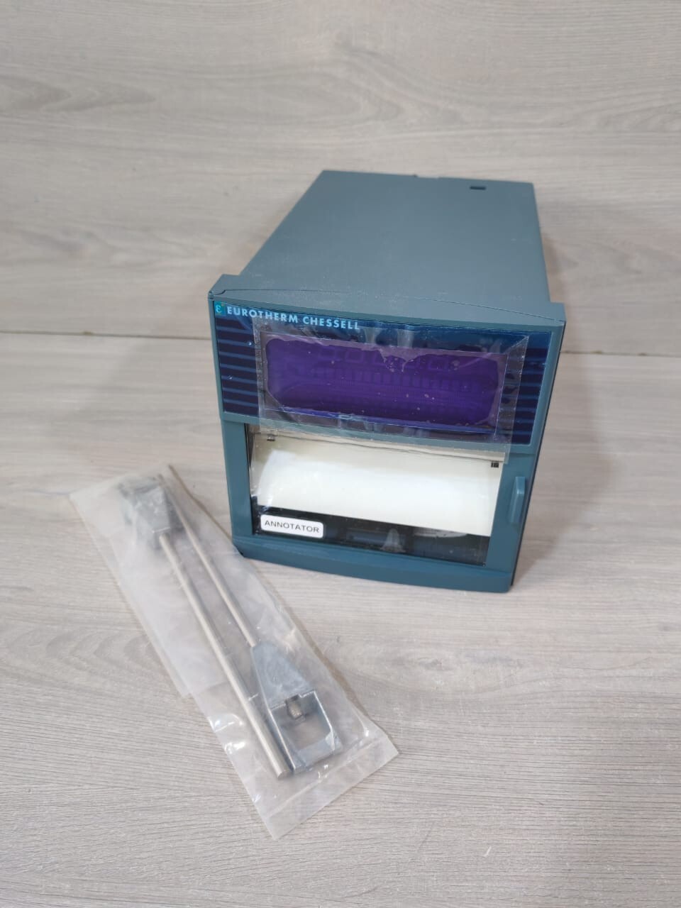 Eurotherm 100-240V-50-60HZ-NEW EUROTHERM CHESSELL 4103C CHART RECORDER 100-240V-50-60Hz 6