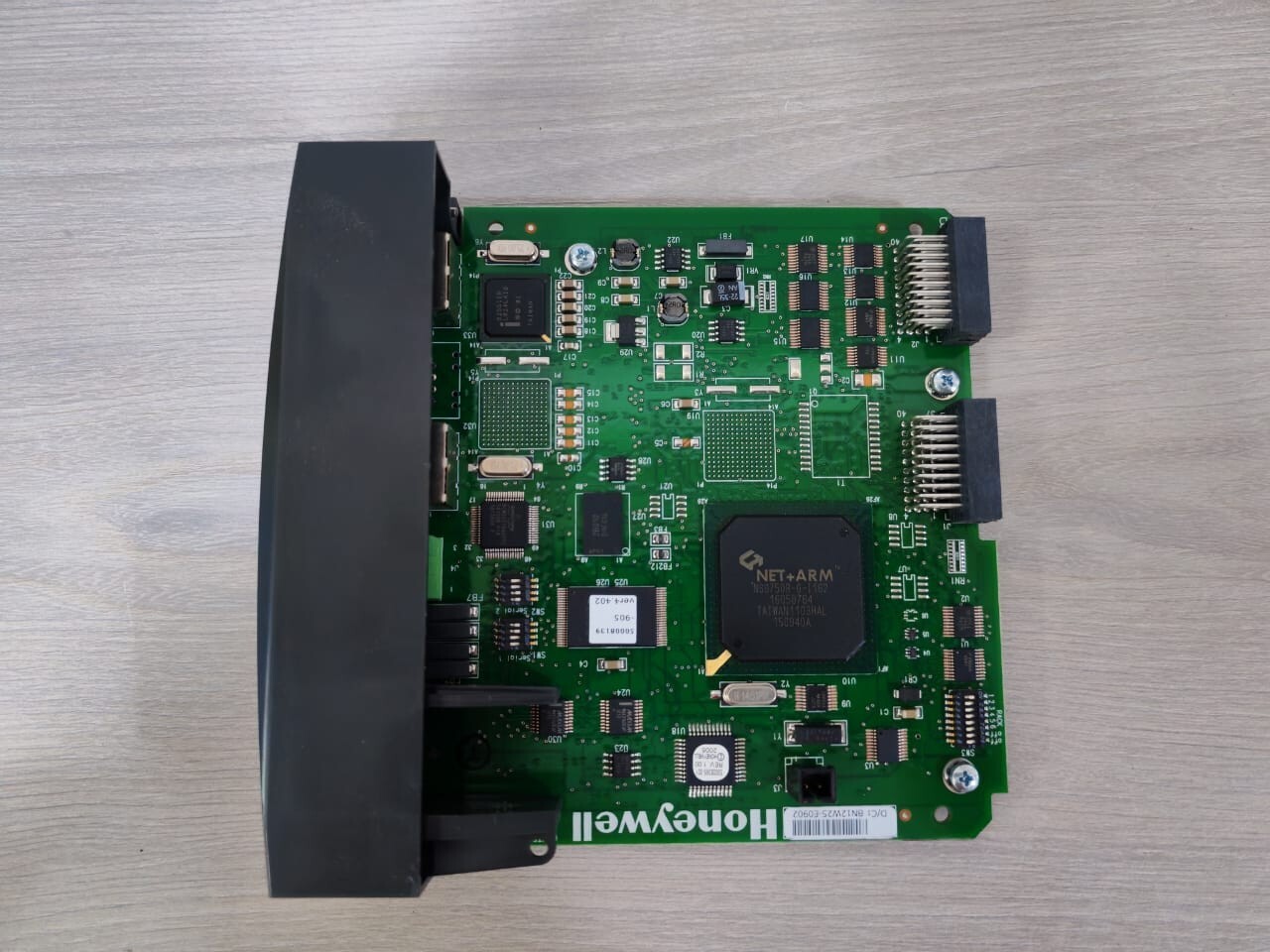 Honeywell 900C73R-0100-44 Honeywell HC900 Controller 900C73R-0100-44 Redundant I/O Scanner 4