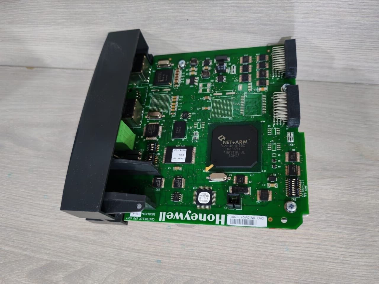Honeywell 900C73R-0100-44 Honeywell HC900 Controller 900C73R-0100-44 Redundant I/O Scanner 5