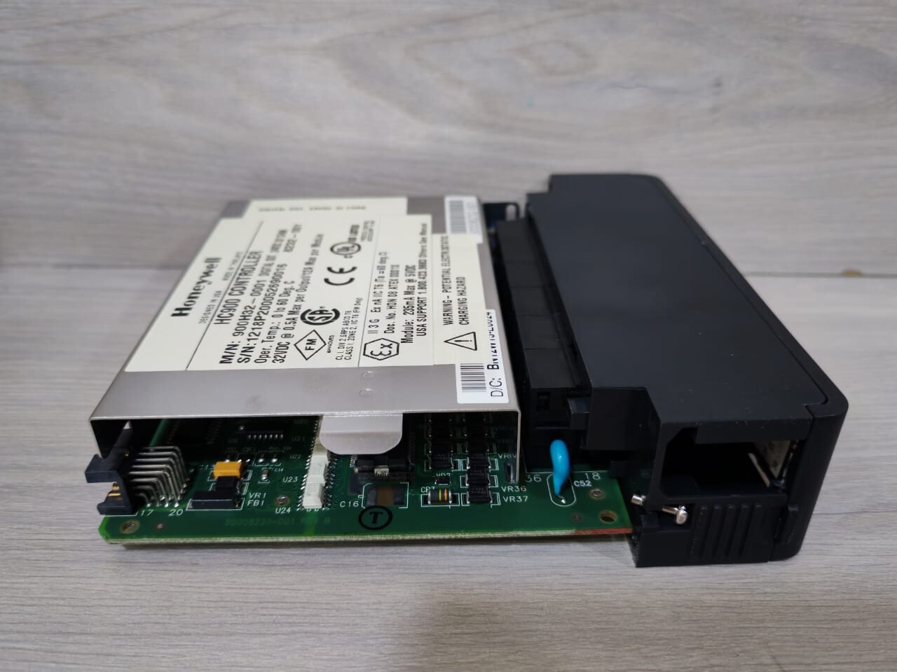 Honeywell 900H32-0001 Honeywell HC900 Controller 900H32-0001 Digital Output Module 6