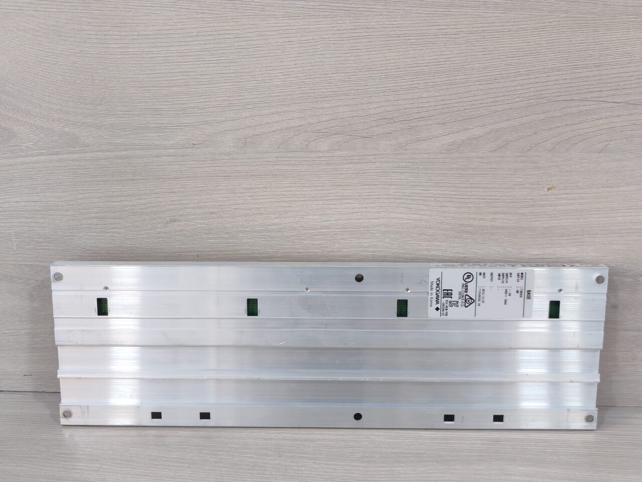 Yokogawa F3BU09-0N YOKOGAWA F3BU09-0N Rev. A4 - 9 SLOT Base Rack 5