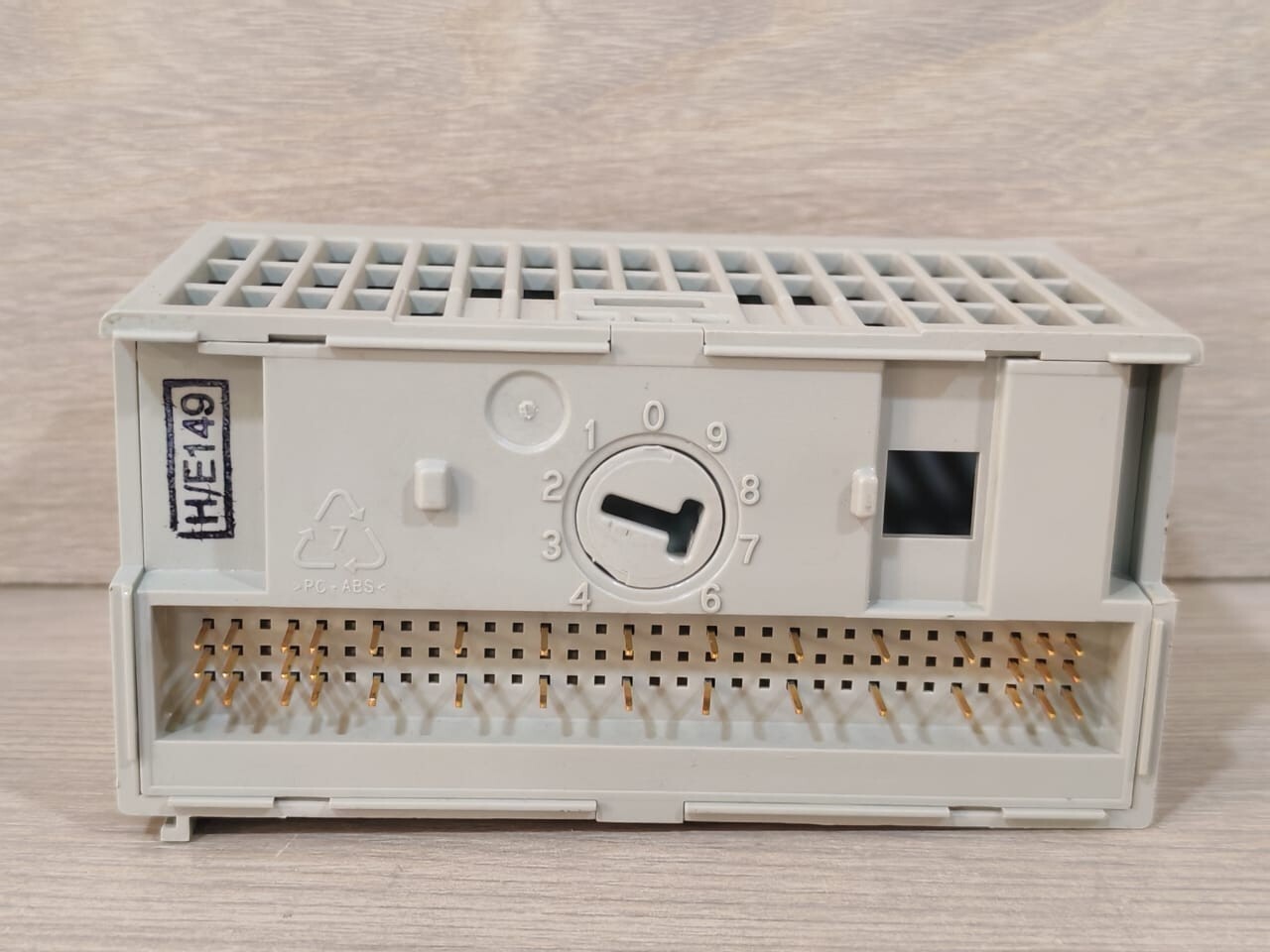 Allen-Bradley 96268276 REV.C01 F/W REV.BLANK ALLEN BRADLEY 1794-OB16P SER.A P/N;96268276 REV.C01 FW REV.BLANK FLEX I/O MODULE 10