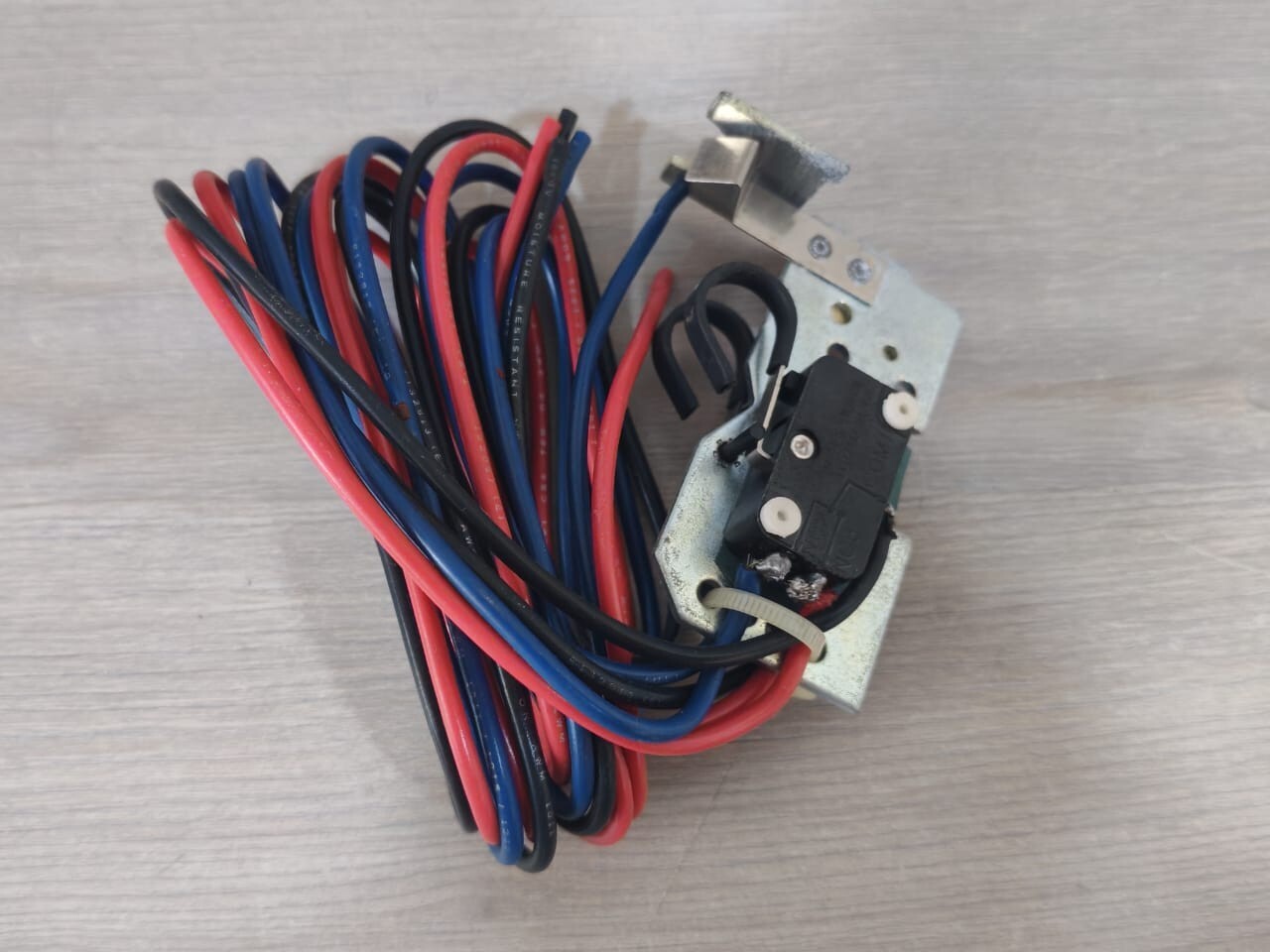 Eaton 1493D48G03 A2X4RTK EATON CUTLER HAMMER A2X4RTK 1493D48G03 AUXILLARY SWITCH 8