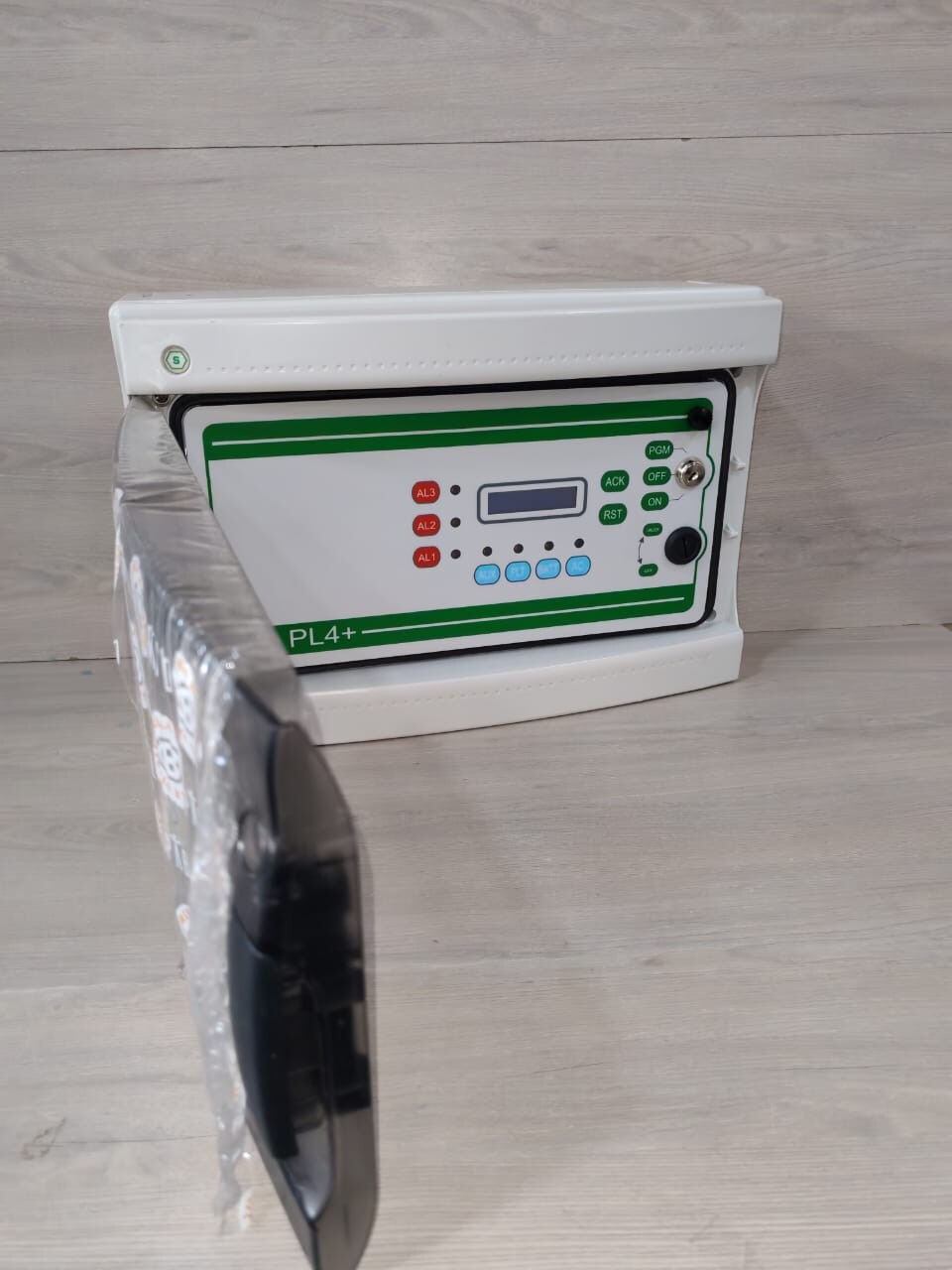 SENSITRON STPL4+ TP5247 AXL19-0400 SENSITRON PL4+ STPL4+ TP5247 AXL19-0400 GAS CONTROL PANEL IP65 - WITHOUT KEY 4
