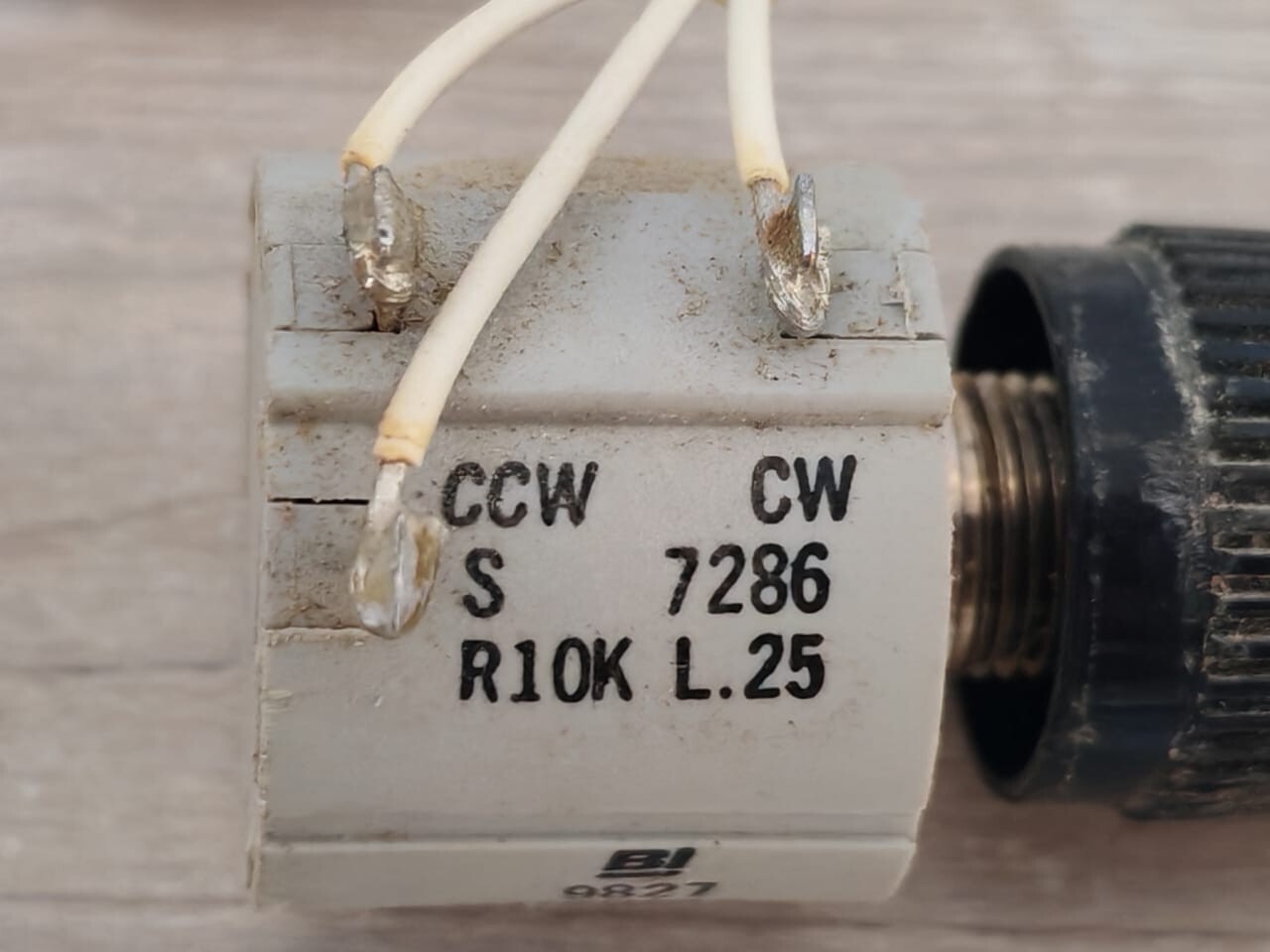 Bi Technologies CCW CW Type S 7286 R10K L.25 & 14-237.025K Bi Technologies CCW CW Type S 7286 R10K L.25 ( 3x) with 14-237.025K Keyswitch 4