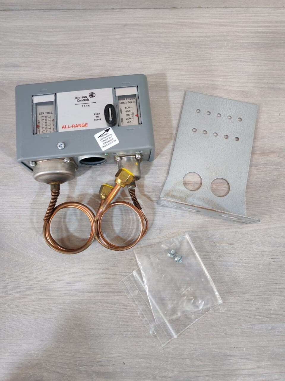 Johnson Controls P72MA-1C Johnson Controls P72MA-1C Dual Pressure Control 4