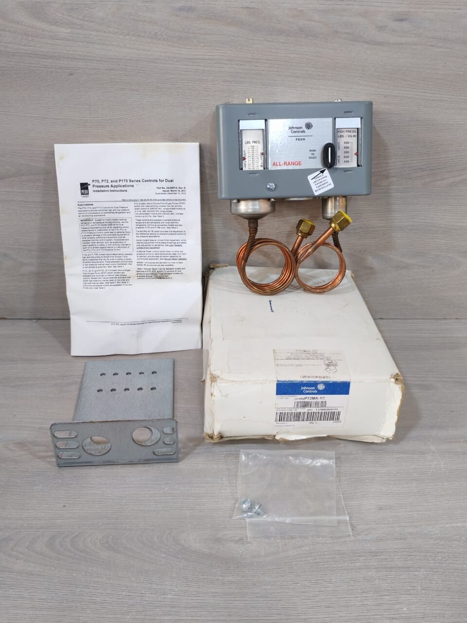 Johnson Controls P72MA-1C Dual Pressure Control