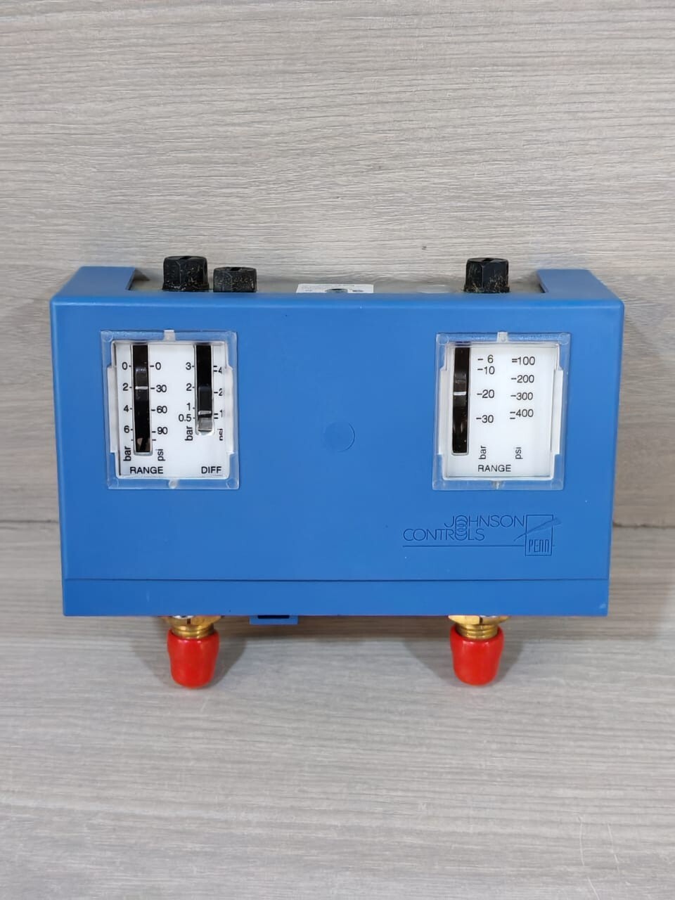 Johnson Controls PENN P736LCA-9300 JOHNSON CONTROLS PENN P736LCA-9300 PRESSURE CONTROL 400V 2