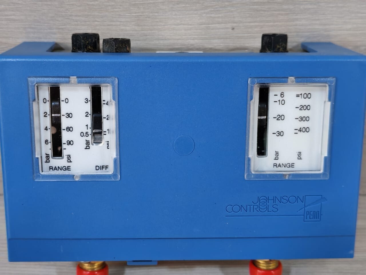 Johnson Controls PENN P736LCA-9300 JOHNSON CONTROLS PENN P736LCA-9300 PRESSURE CONTROL 400V 4