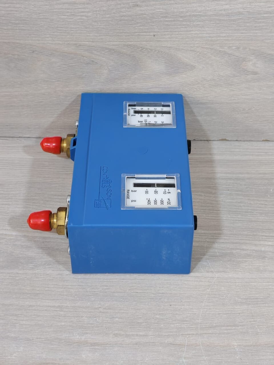 Johnson Controls PENN P736LCA-9300 JOHNSON CONTROLS PENN P736LCA-9300 PRESSURE CONTROL 400V 8