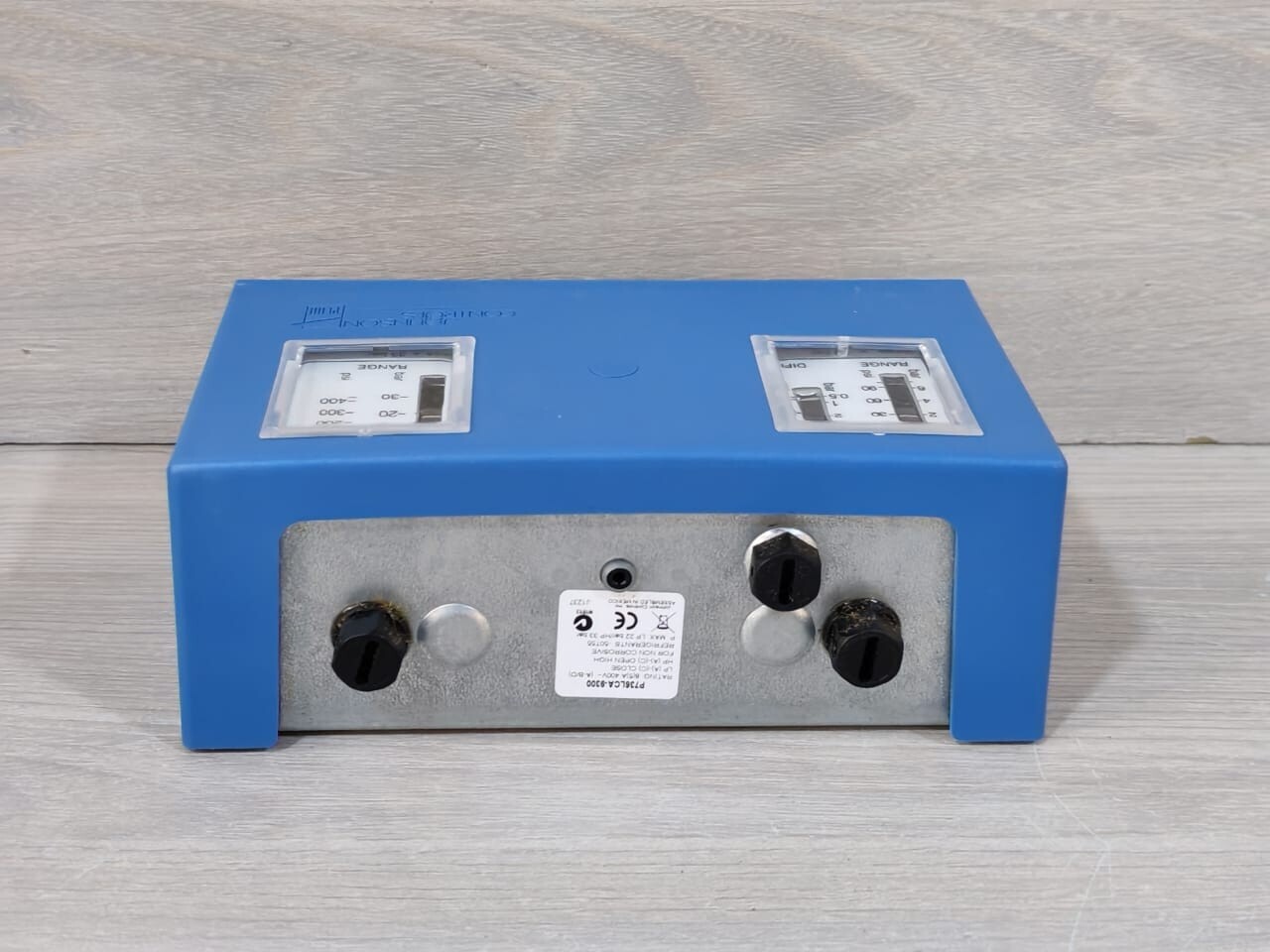 Johnson Controls PENN P736LCA-9300 JOHNSON CONTROLS PENN P736LCA-9300 PRESSURE CONTROL 400V 9