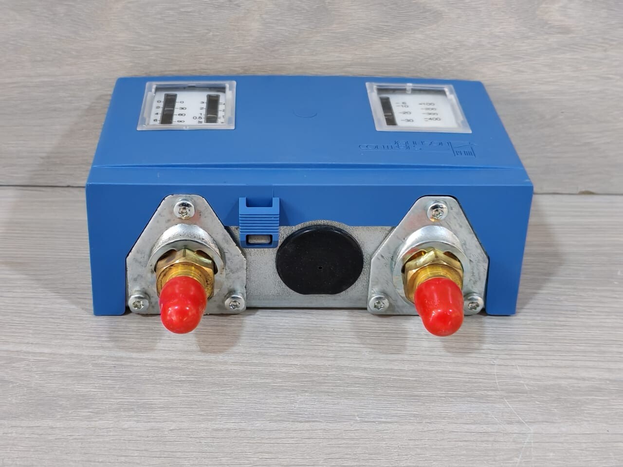 Johnson Controls PENN P736LCA-9300 JOHNSON CONTROLS PENN P736LCA-9300 PRESSURE CONTROL 400V 10