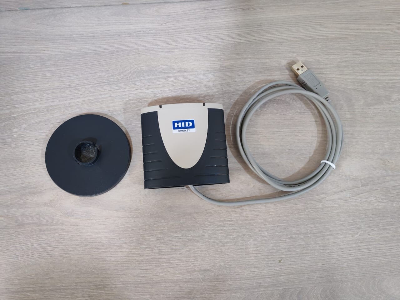 HID R31210349-1 HID OMNIKEY 3121 USB Smart Card Reader P/n: R31210349-1 2