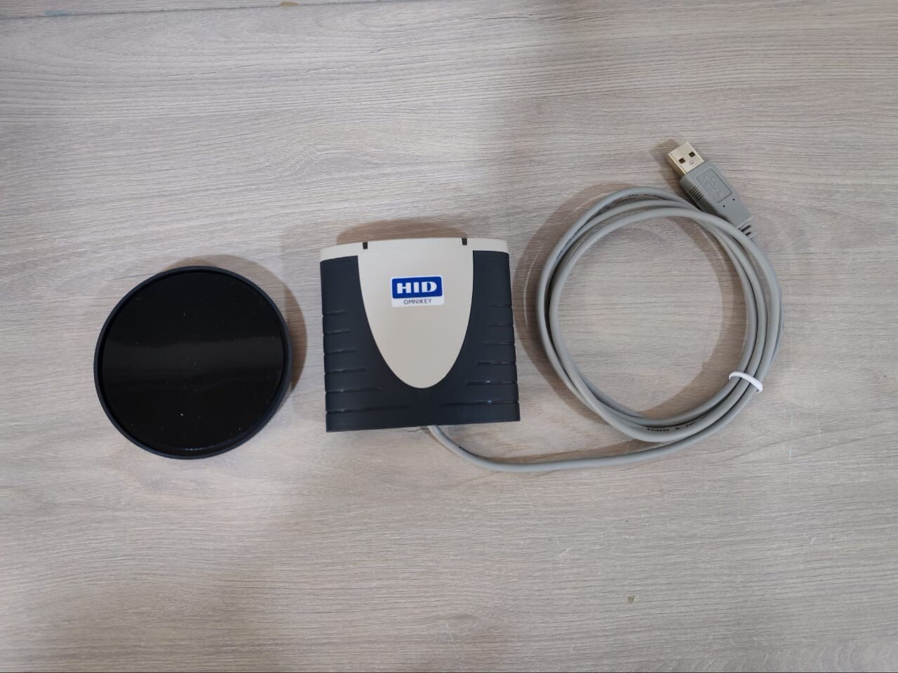 HID R31210349-1 HID OMNIKEY 3121 USB Smart Card Reader P/n: R31210349-1 3