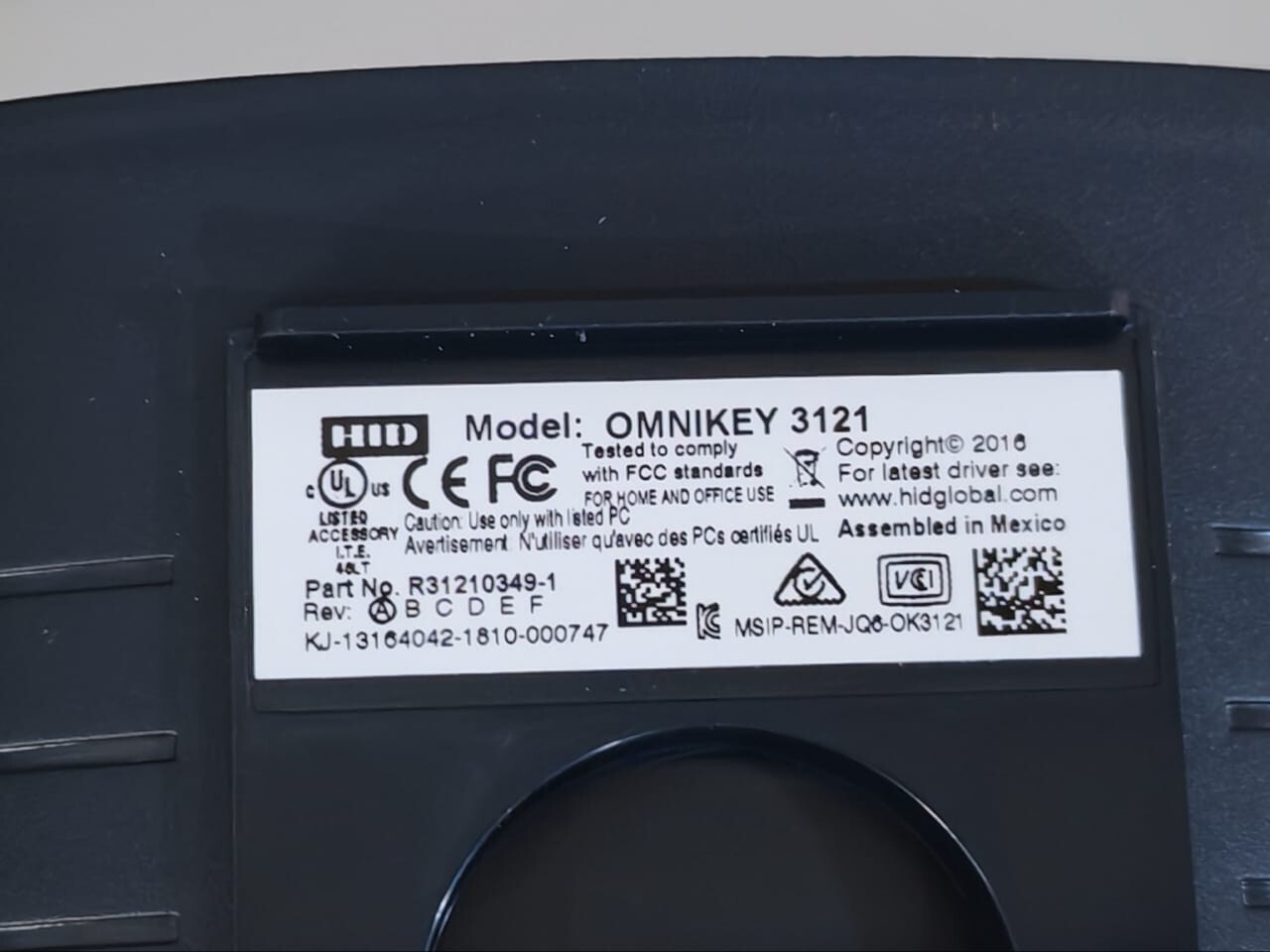 HID R31210349-1 HID OMNIKEY 3121 USB Smart Card Reader P/n: R31210349-1 5
