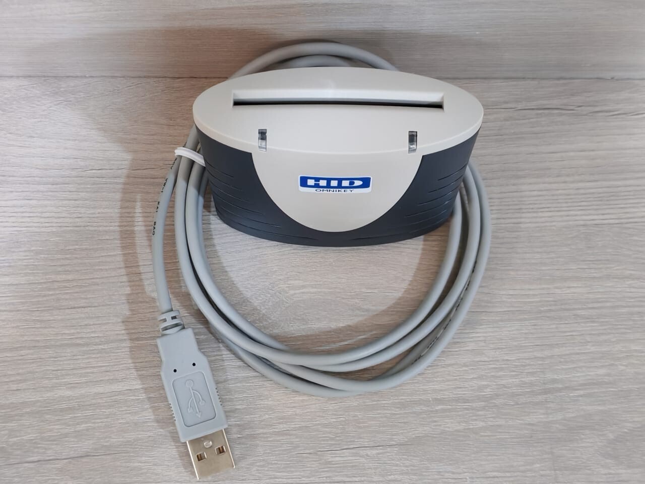 HID R31210349-1 HID OMNIKEY 3121 USB Smart Card Reader P/n: R31210349-1 7