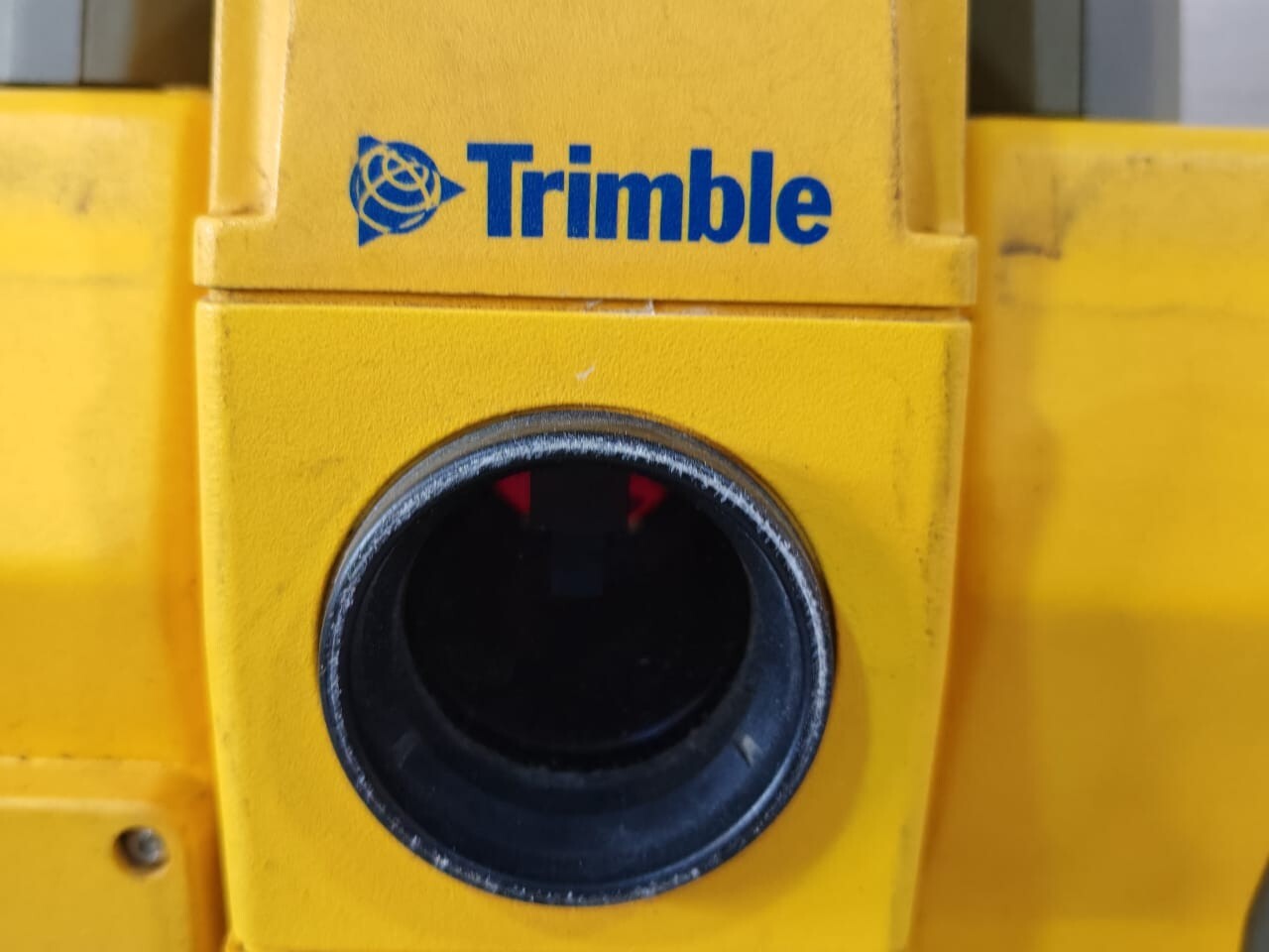 Trimble 5601 DR TRIMBLE 5601 DR ROBOTIC TOTAL STATION WITH GEODIMETER CU MONITOR 9