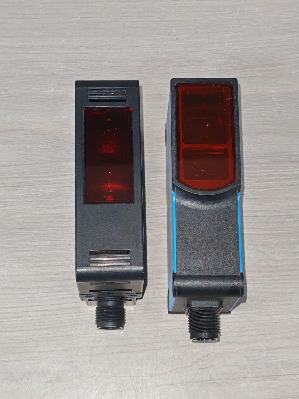 SICK WL23-2P2430 Sick WL23-2P2430 and WL280-P430 Photoelectric Sensors 2