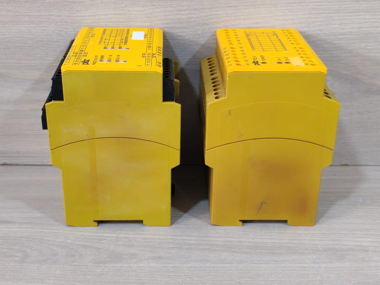 Pilz 777750 & 774150 Pilz PNOZ X10.11P / 777750 and pilz PZE 9 / 774150 Safety Relays 7