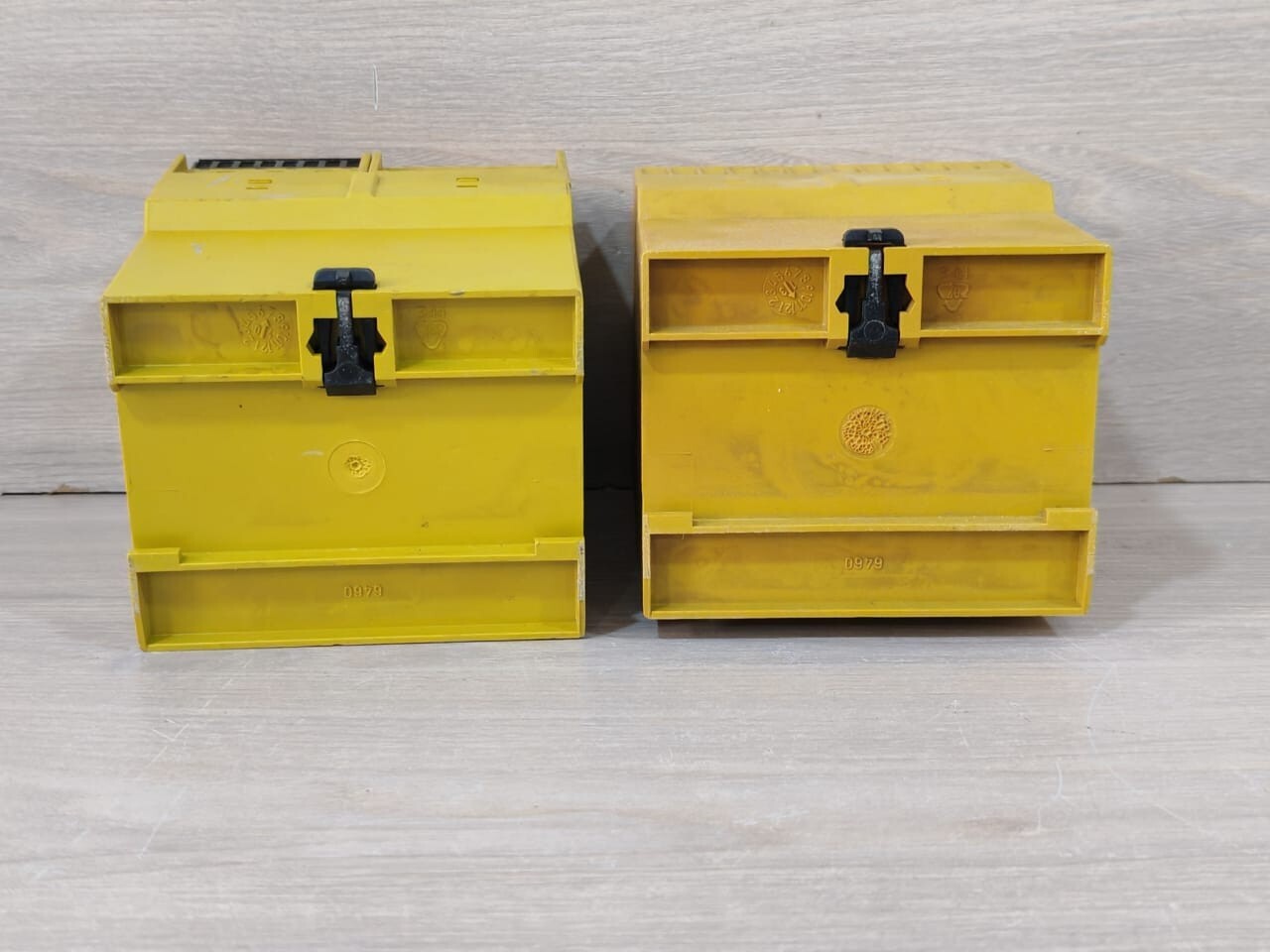 Pilz 777750 & 774150 Pilz PNOZ X10.11P / 777750 and pilz PZE 9 / 774150 Safety Relays 8